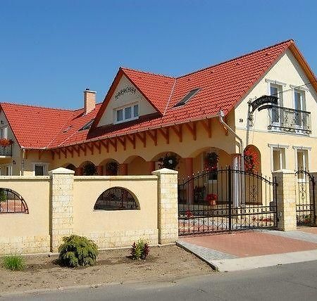 Harmonia Panzio Hotel Sárospatak Exterior foto